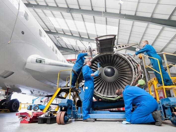 Η τεχνολογία απογειώνεται: Κωδικοί RFID και QR στη διαχείριση εργαλείων αεροπορίας